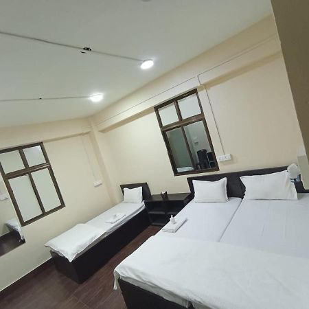 Oyo Thangal Hotel Imphal Exterior photo