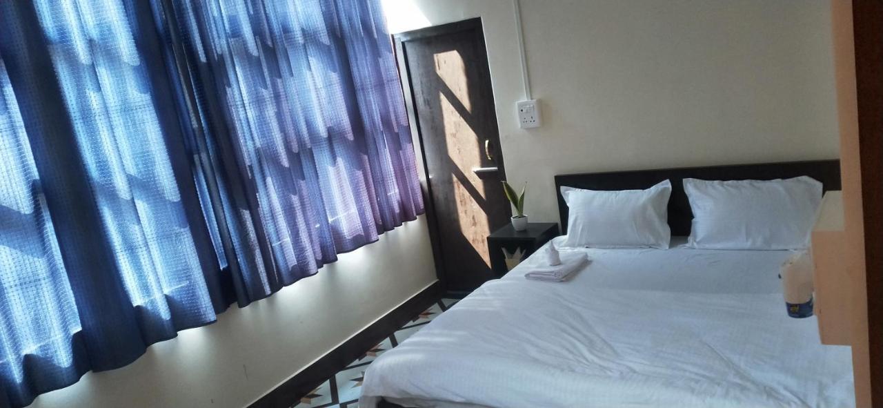 Oyo Thangal Hotel Imphal Exterior photo