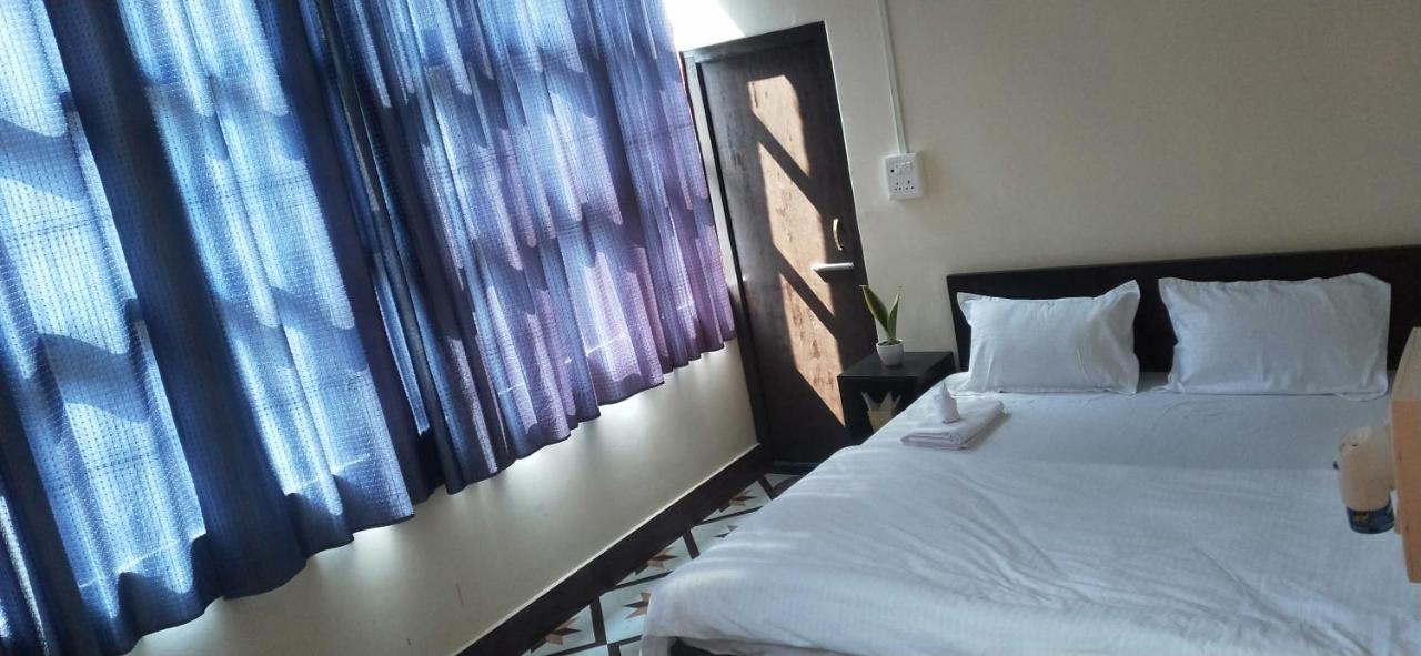Oyo Thangal Hotel Imphal Exterior photo